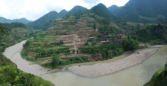 核心遗址区发掘现场，自东向西